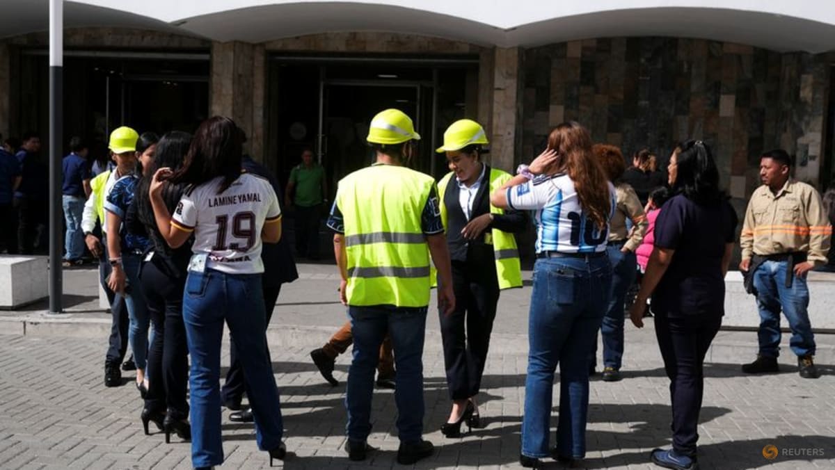 Strong quake hits Mexican coast near Guatemala, triggers tsunami threat