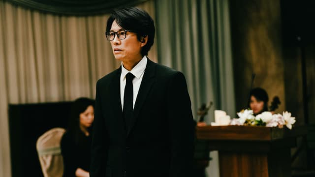 亲自“示范”躺棺材，《破·地狱》导演陈茂贤：感觉有点孤独