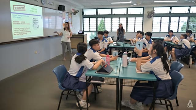 教育部课程增内容 引导学生学习拒绝电子烟