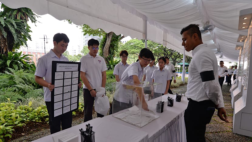 For some S'poreans, an emotional farewell to Nathan
