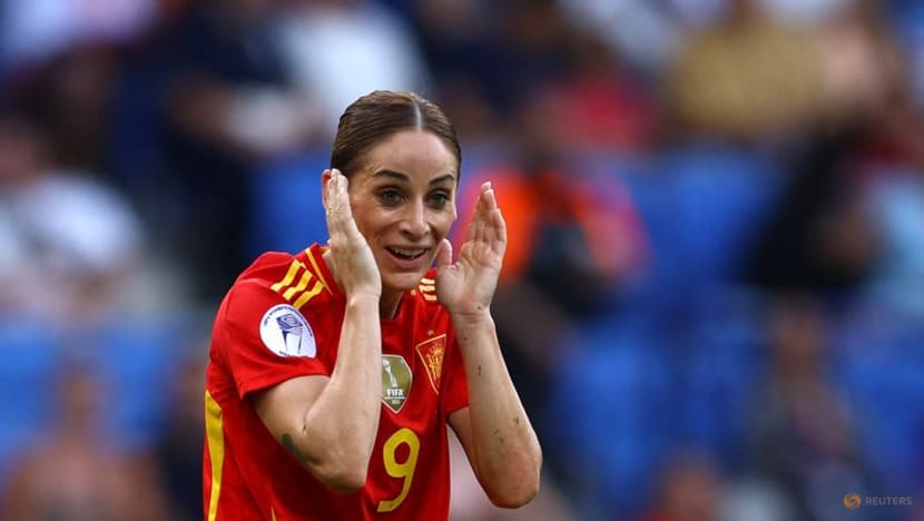 Spain into last four of Women's Nations League after 2-1 win over England