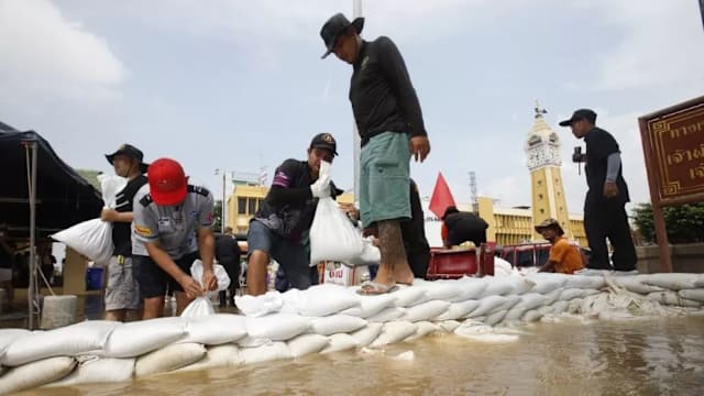 泰国再陷洪灾阴霾 民众忧重演2011年大水灾