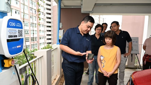 建屋局停车场  明年初将有逾390个电动汽车充电站 