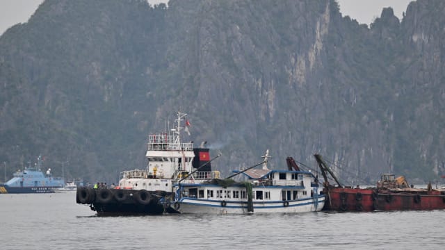 越南下龙湾船只翻覆事故增至37死