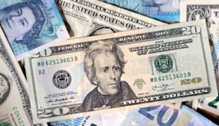 Analysis:Dollar sheds bulk of Iran war premium, but few expect a sharper drop