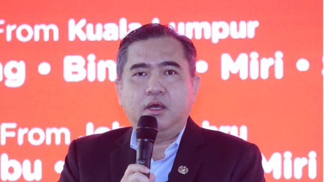 鼓励航空公司增加航班降价 陆兆福：政府不打算设顶价