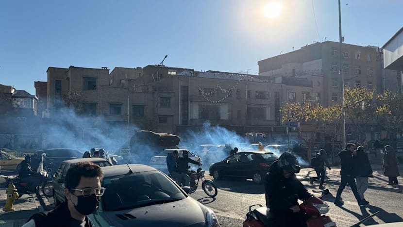 Students join Iran demonstrations after shopkeepers protest