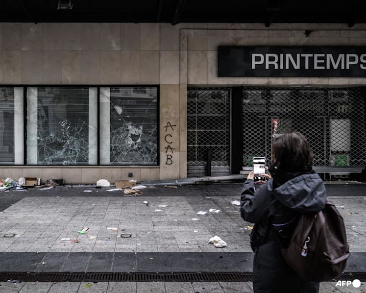 Macron denounces 'unbridled' violence as France hit by new clashes