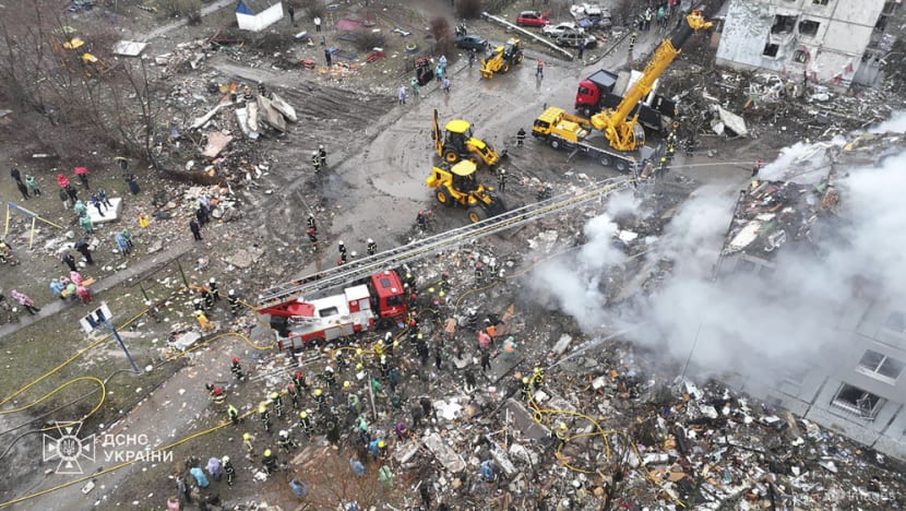 Russia fires deadly barrage on Ukraine as it presses on key city Russia fires deadly barrage on Ukraine as it presses on key city