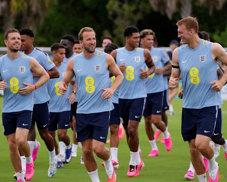 Burn has eye on title despite England's long wait to win World Cup