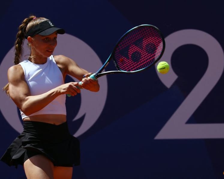 Korpatsch defends handshake snub after tense win over Wang