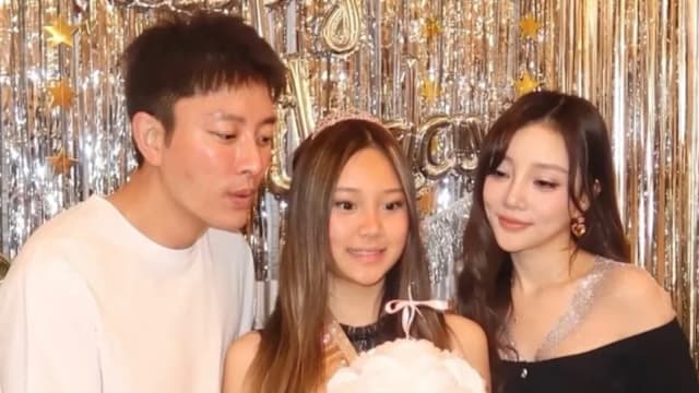 李小璐与前夫贾乃亮同框，为女儿庆祝14岁生日