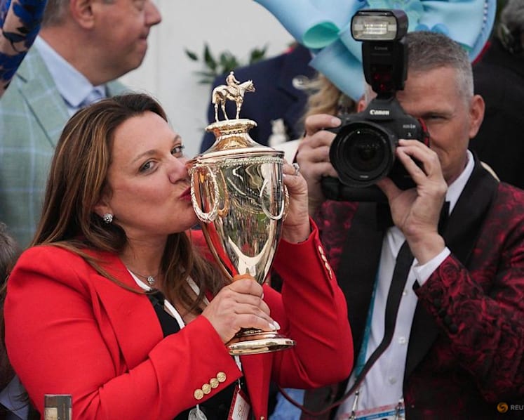 Horse racing-Golden Tempo wins thrilling Kentucky Derby as trainer DeVaux breaks barrier