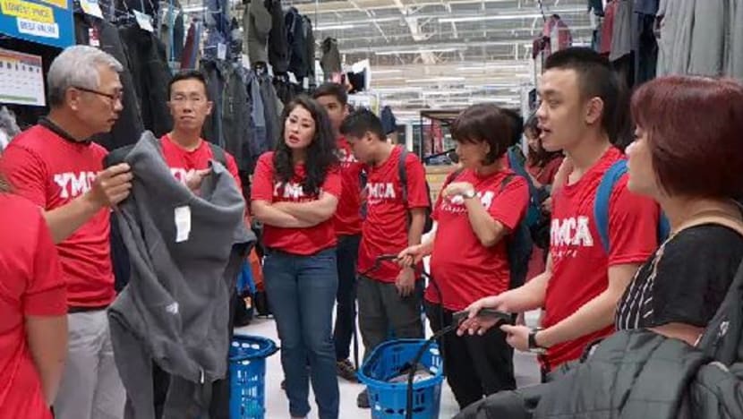 10 orang berkeperluan khas cuba tawan Gunung Fuji