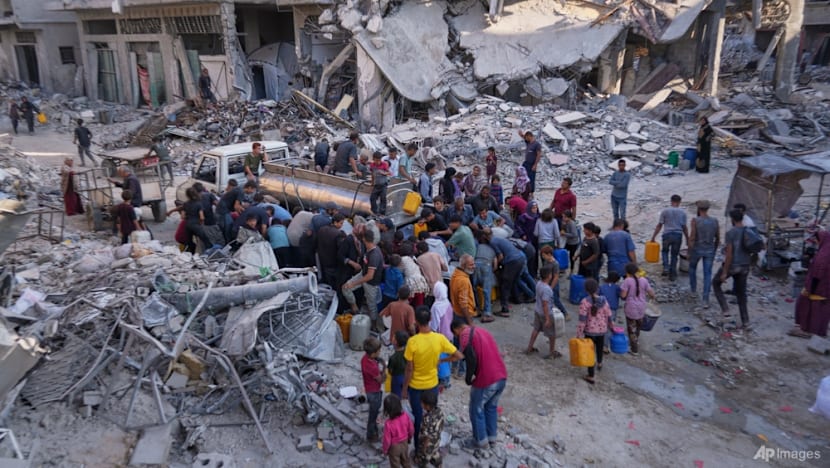 UN aid chief foresees ‘massive job’ ahead on tour of ruined Gaza UN aid chief foresees ‘massive job’ ahead on tour of ruined Gaza