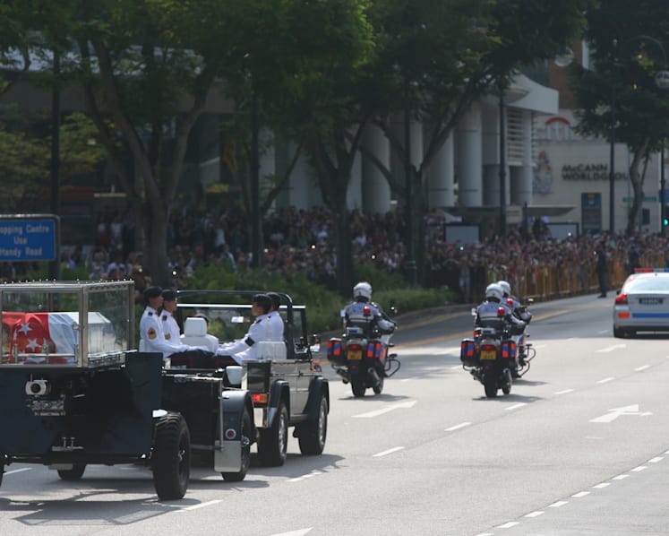 Loyal staff give Mr Lee Kuan Yew final send-off