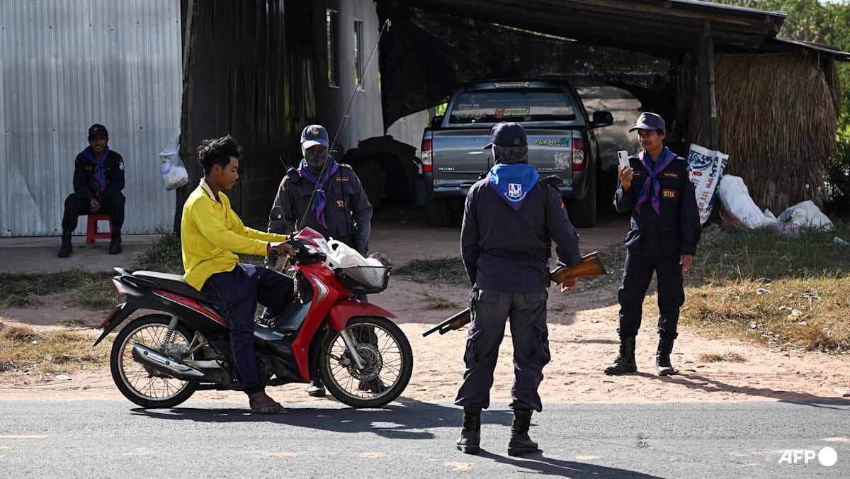 Volunteers patrol Thai villages as artillery rains at Cambodia border Volunteers patrol Thai villages as artillery rains at Cambodia border
