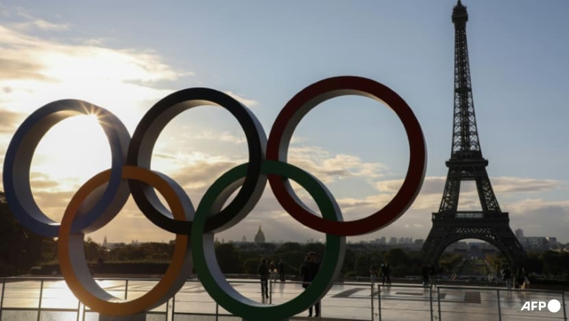 Commentary: Will French grouchiness snuff out the Olympics flame? Commentary: Will French grouchiness snuff out the Olympics flame?