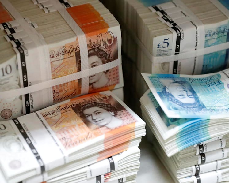 Singaporeans rush to buy pounds as British currency weakens sharply