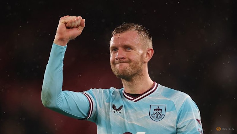 Man City and Villa close gap on Arsenal, Liverpool edge Sunderland