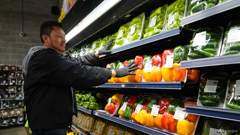 Americans facing hunger as shutdown enters second month Americans facing hunger as shutdown enters second month