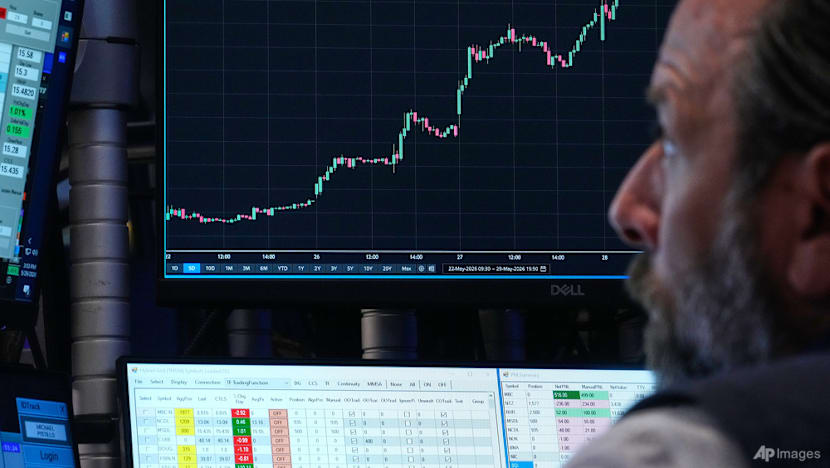 Stalled Mideast peace process sends oil soaring, tech buoys stocks