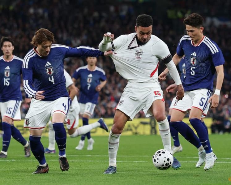 Japan beat limp England 1-0 in Wembley friendly