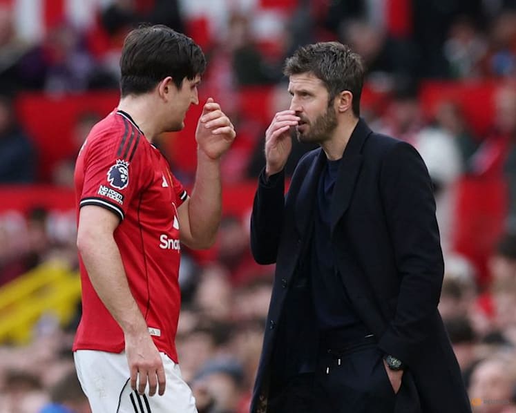 Carrick thrilled to steer Manchester United back into Premier League top three