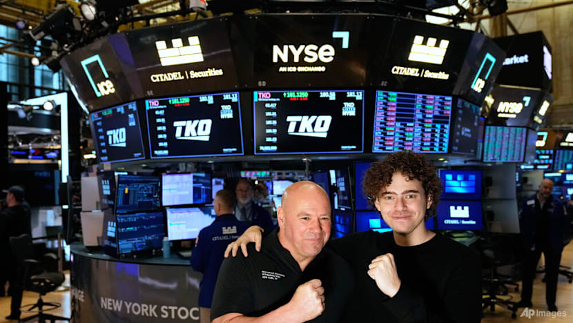 Wall Street slides as valuation fears, rate-cut doubts weigh on markets