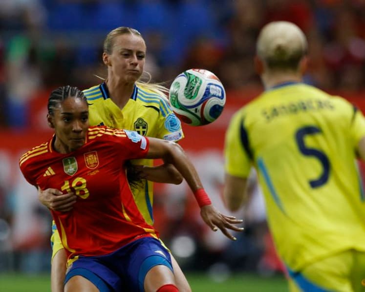 Spain cruise to 4-0 first-leg win over Sweden in Nations League semi