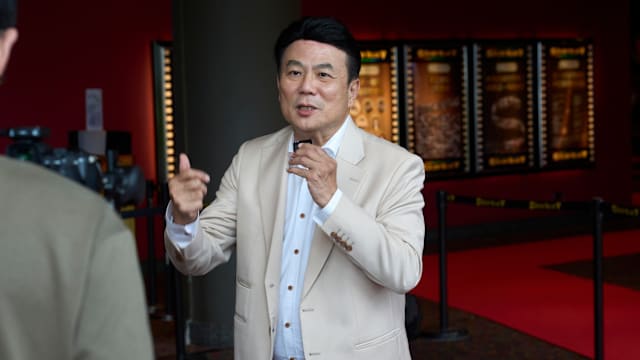 梁志强庆祝入行50周年，获新加坡电影协会颁发“终身成就奖”！