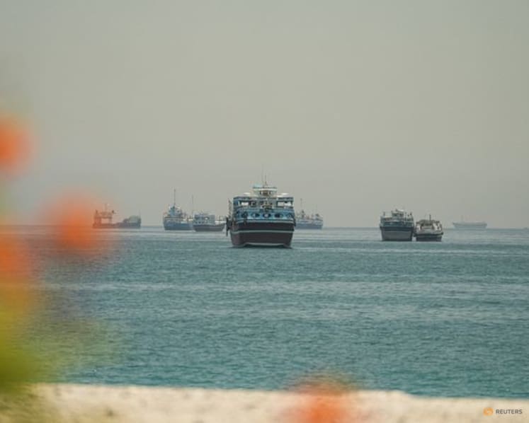 US crude futures fall over 6% on report of possible Strait of Hormuz reopening