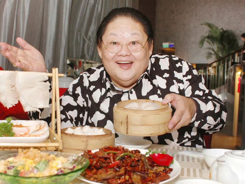 Moses Lim's funeral attended by Jack Neo, Felicia Chin and other colleagues, family posts farewell video by his AI likeness Moses Lim's funeral attended by Jack Neo, Felicia Chin and other colleagues, family posts farewell video by his AI likeness