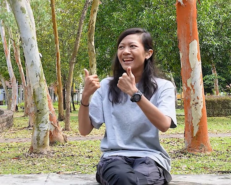 She’s deaf and has a heavy vehicle driving licence. Would you hire her as a lorry driver?