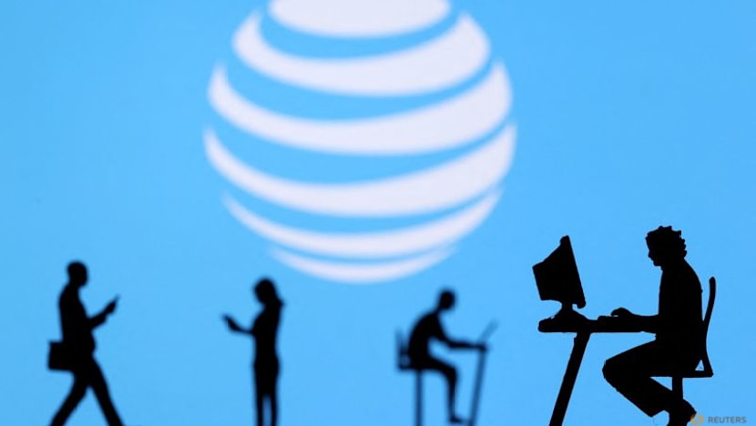 AT&T tops targets for wireless subscriber additions as bundle offers gain traction