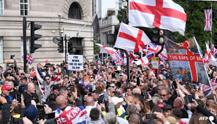 110,000 turn out for far-right rally in London