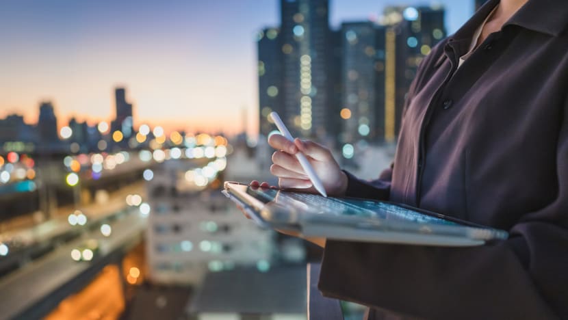 Singapore's digital economy grows by S$12 billion, as tech jobs climb to 214,000 Singapore's digital economy grows by S$12 billion, as tech jobs climb to 214,000