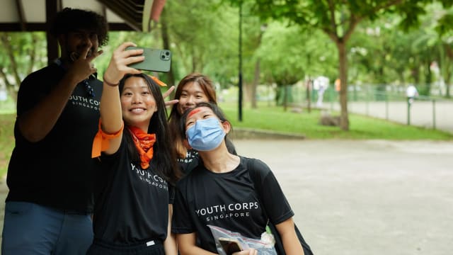 热心公益帮助弱势 三名杰出青年获颁总统奖学金