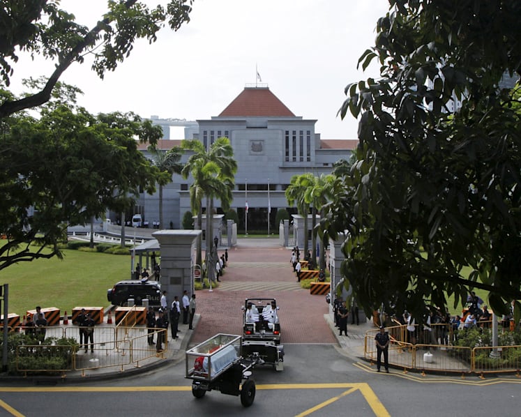 Loyal staff give Mr Lee Kuan Yew final send-off
