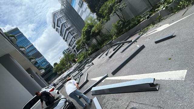 新工业路大楼外部结构坠落 有人险些被砸中 