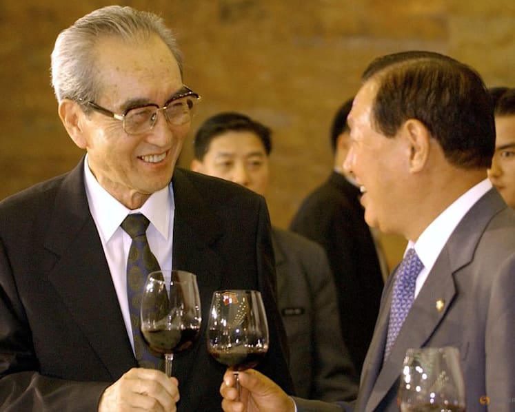 North Korean propaganda chief who helped build the Kim dynasty dies