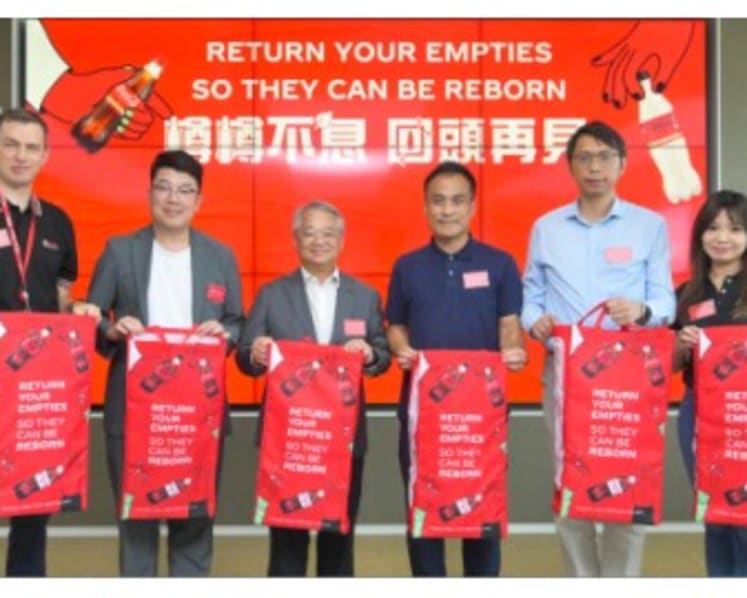 Coca-Cola: First in Hong Kong in Recycling Plastic Bottles to Create New Ones Leveraging Its Own Facilities 