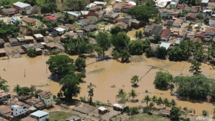 பிரேசில் வெள்ளம் - தொடரும் மீட்புப் பணிகள் பிரேசில் வெள்ளம் - தொடரும் மீட்புப் பணிகள்