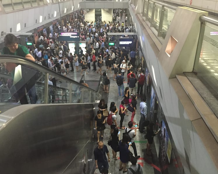 Two-hour NEL breakdown hits 41,000 commuters