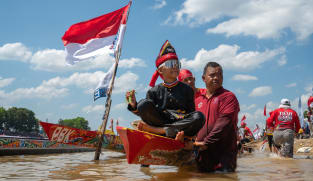 The 'aura farming' Indonesian boy who's back at this year's boat race