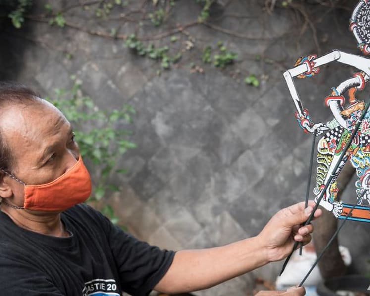 Meet the Indonesian artist who turns household waste into shadow puppets