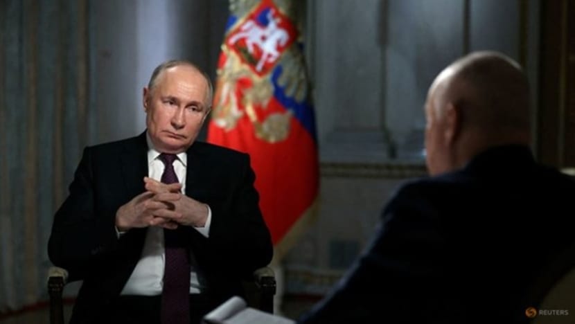 Rusia mulai pilpres dengan Putin hampir pasti menang melawan tiga penantangnya 