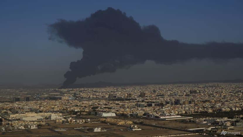 F1 race in Saudi Arabia to go ahead despite nearby attack F1 race in Saudi Arabia to go ahead despite nearby attack