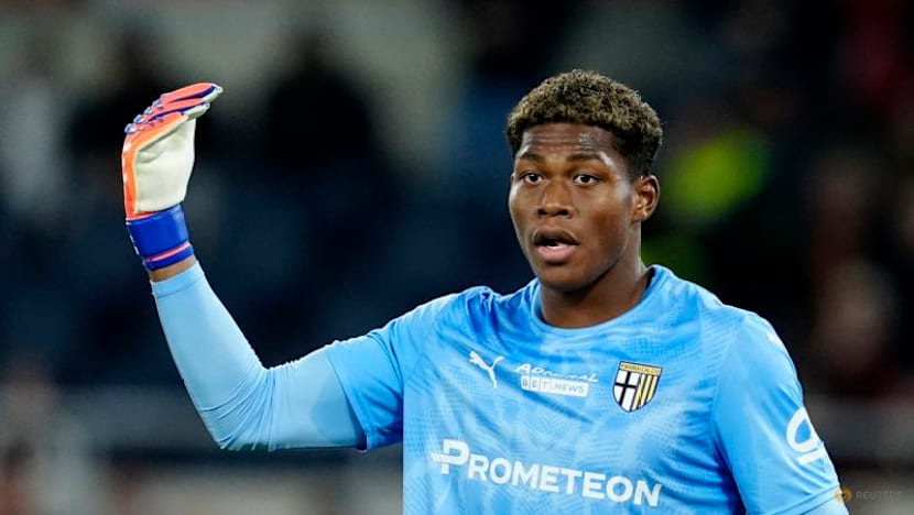 Parma keeper Suzuki out of Japan squad after fracturing wrist, finger