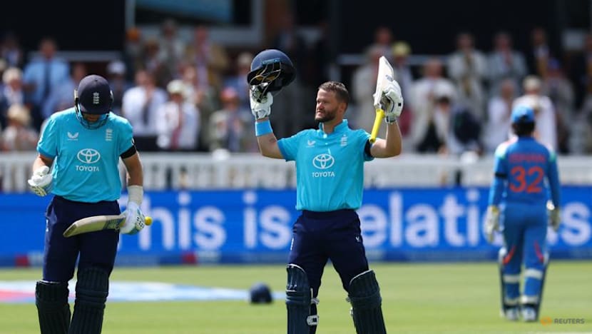 Duckett's big century sets up England series win over India